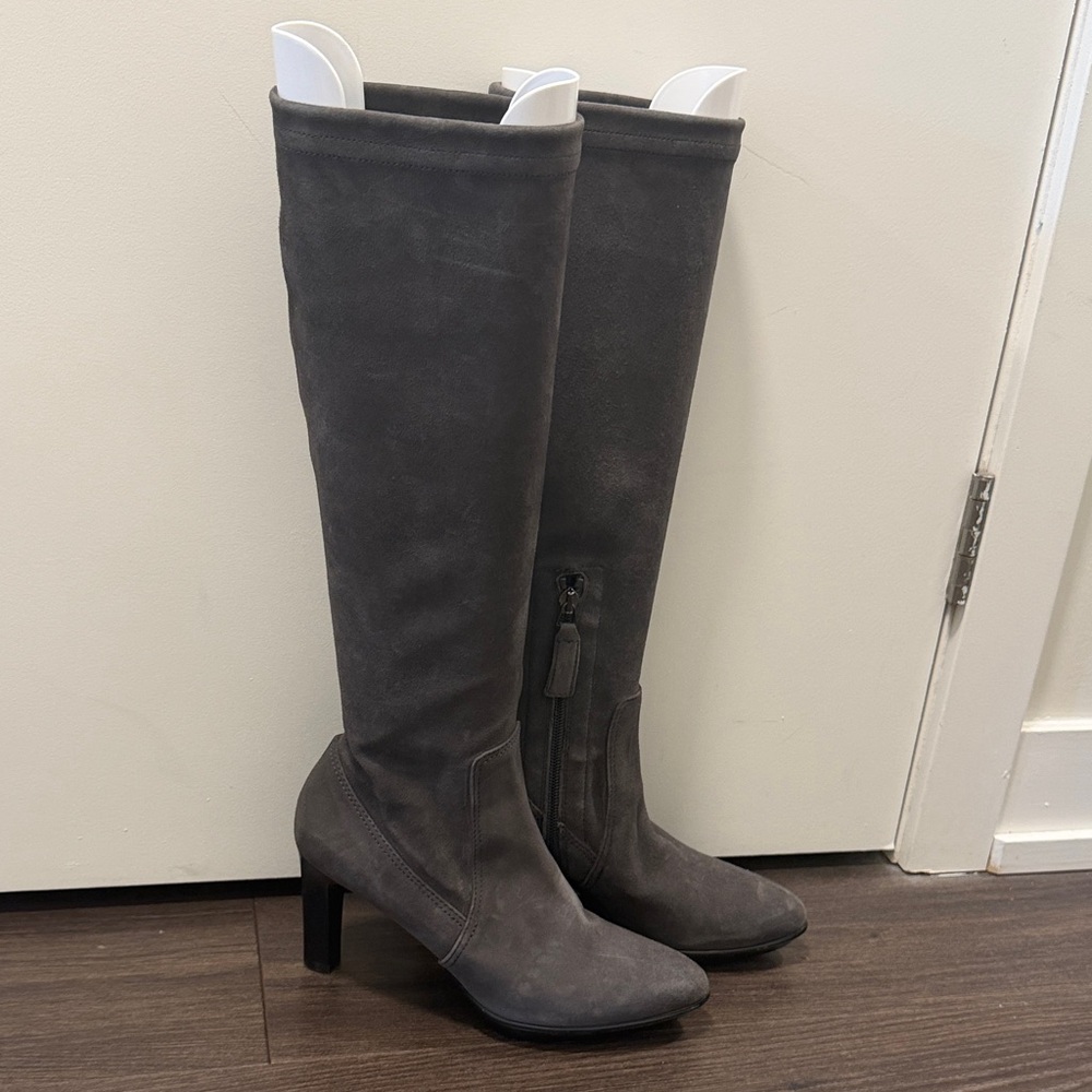 New without box Aquatalia  Rhumba Knee-High Women's Boots size 5.5
